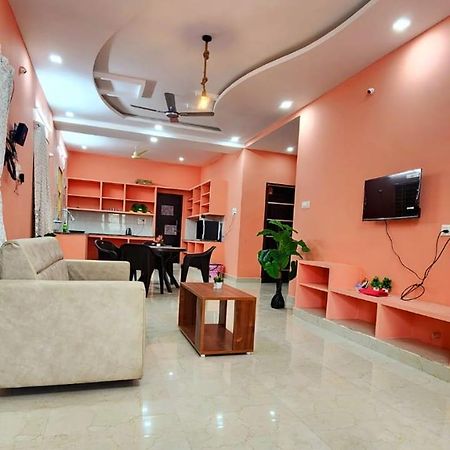Ruhithahomestay- Ac Rooms-Free Wifi- Android Tv - Near To Alipiri- Door Service تيروباتي المظهر الخارجي الصورة