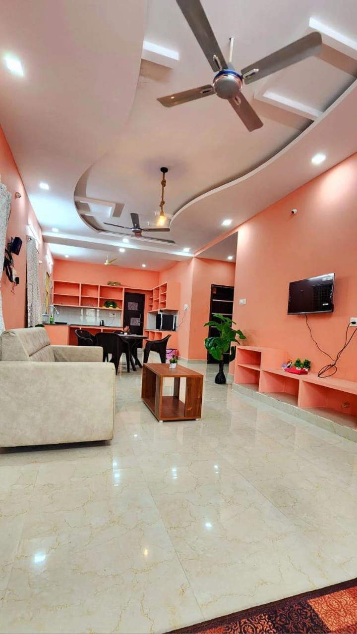 Ruhithahomestay- Ac Rooms-Free Wifi- Android Tv - Near To Alipiri- Door Service تيروباتي المظهر الخارجي الصورة